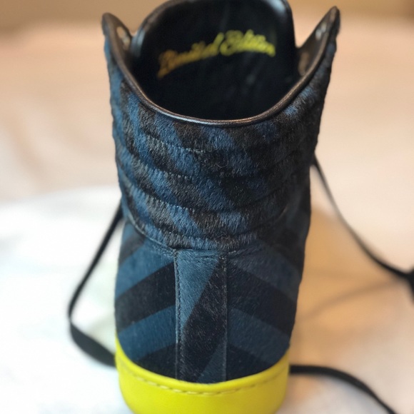 GUCCI LIMITED EDITION High Top Sneaker - Picture 3 of 4